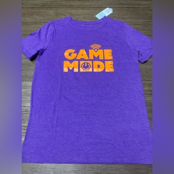 Game Mode boys purple Crewneck
NWT ships same day - Picture 1 of 2